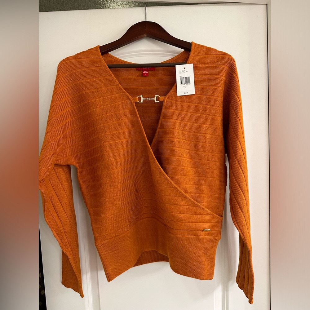 GUESS Sweater
